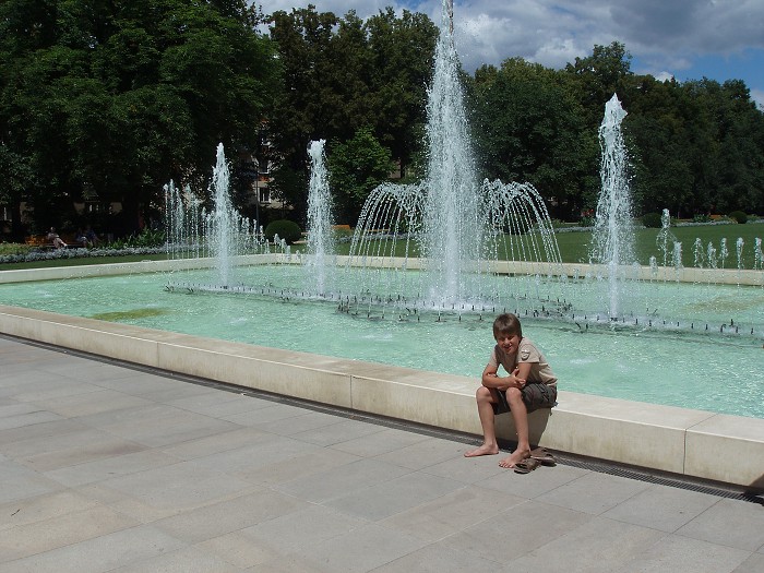 img00208.jpg
